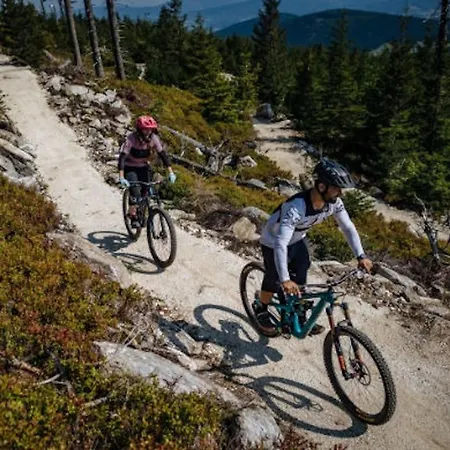 Apartment Czarna Gora Tignes 8 *